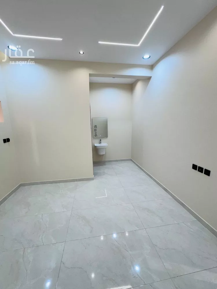 شقة للبيع في شارع طريق الامير سلطان بن عبدالعزيز, حي السويس 2, مدينة جازان, منطقة جازان صورة 5
