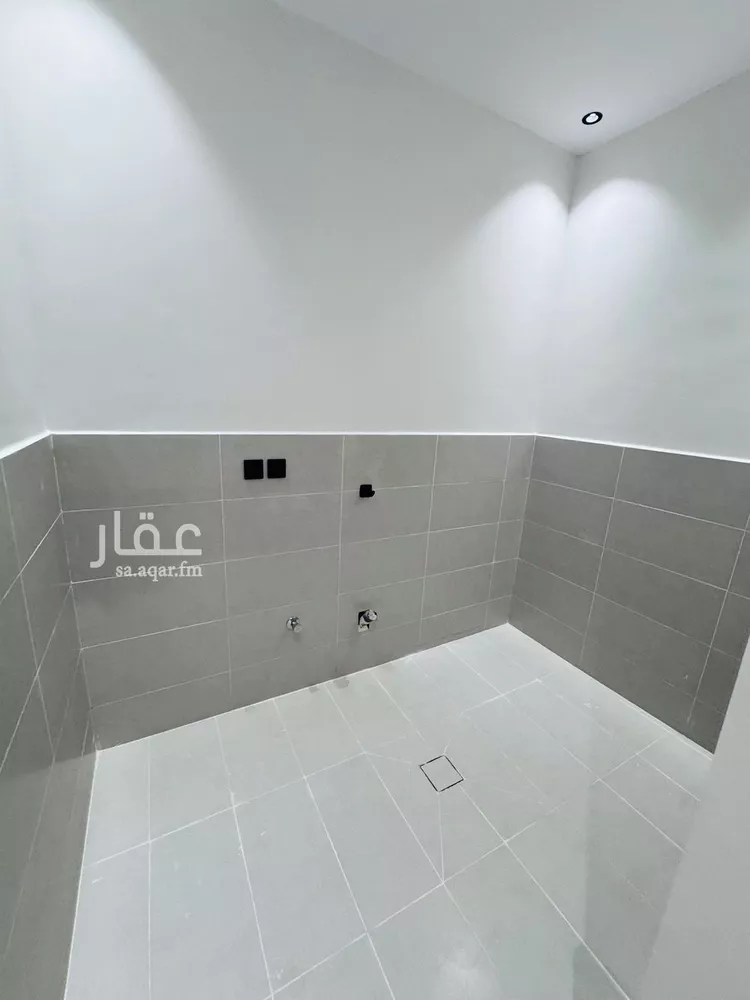 Floor for Sale in Jazan As Suways 19