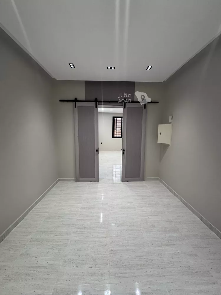 Floor for Sale in Jazan As Suways 15