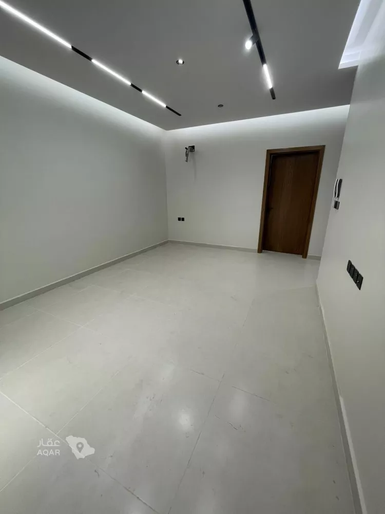 شقة للبيع في شارع طريق الامير سلطان بن عبدالعزيز, حي السويس 2, مدينة جازان, منطقة جازان 8