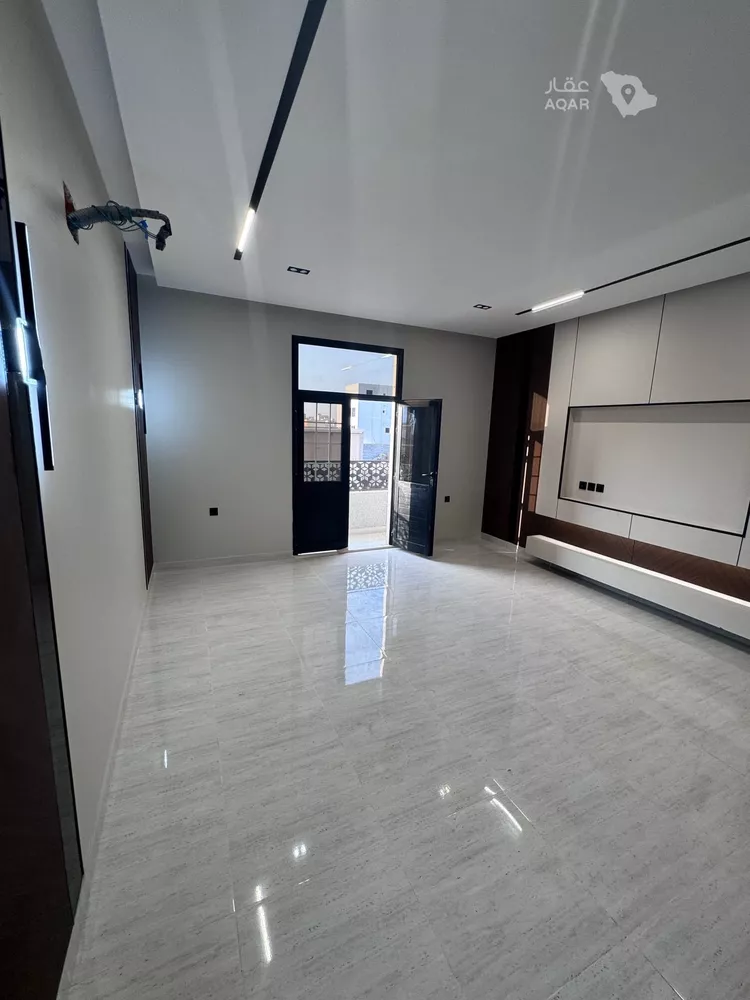 Floor for Sale in Jazan As Suways 13