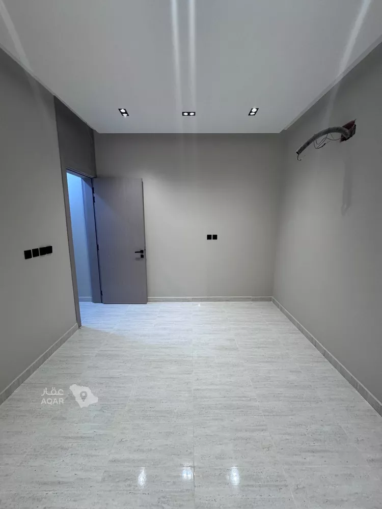 Floor for Sale in Jazan As Suways 11