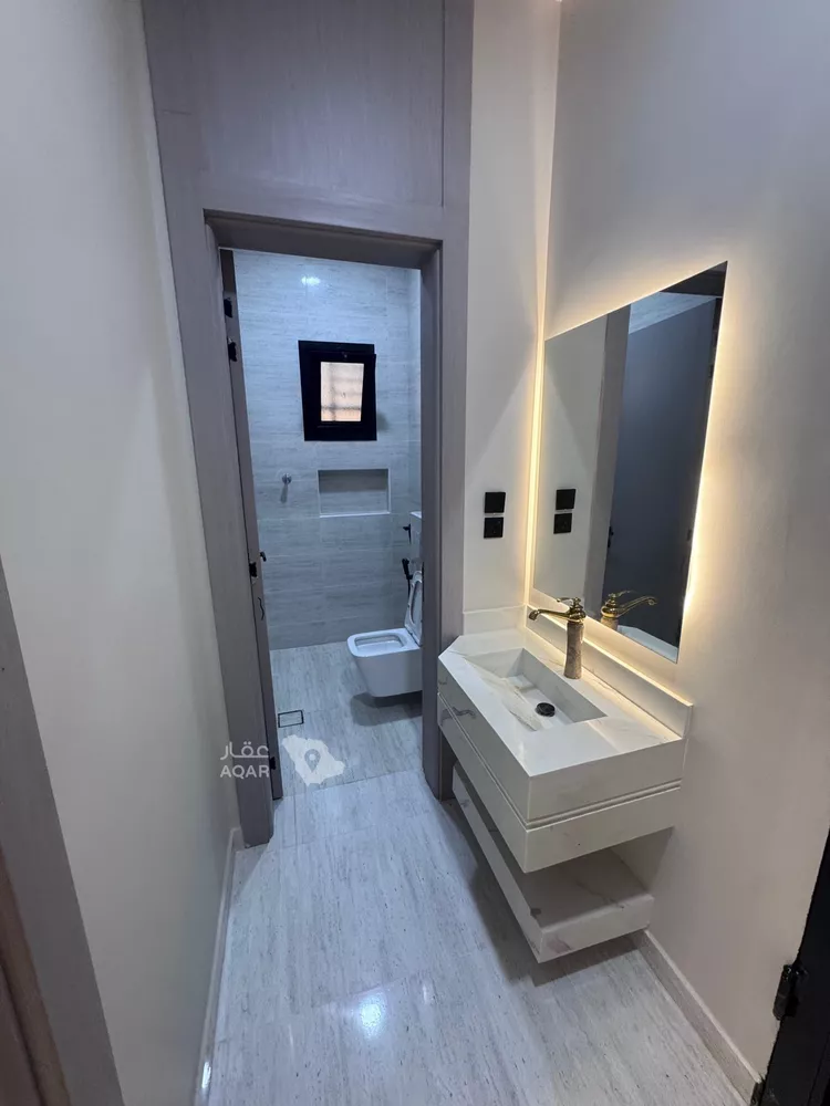 Floor for Sale in Jazan As Suways 7