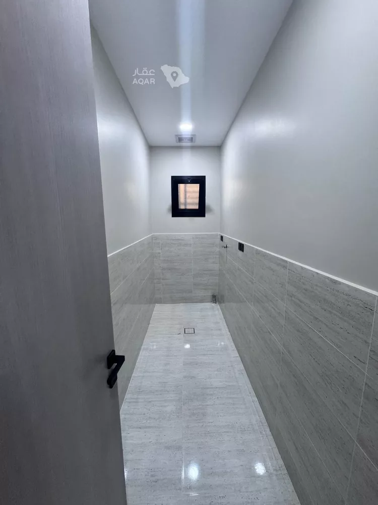 Floor for Sale in Jazan As Suways 11