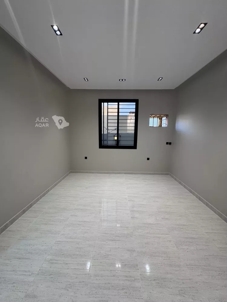 Floor for Sale in Jazan As Suways 13