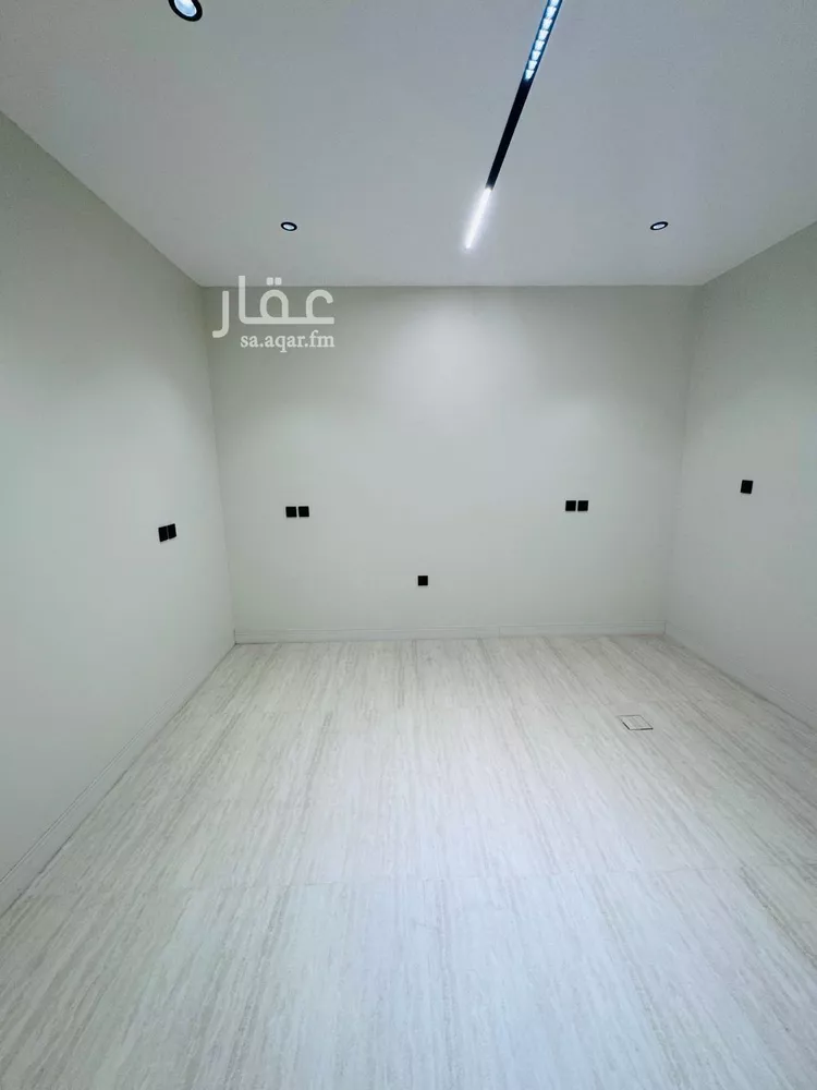 Floor for Sale in Jazan As Suways 16