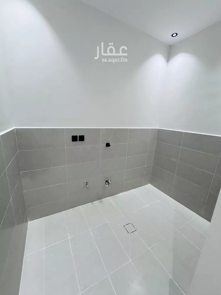 Floor for Sale in Jazan As Suways 19