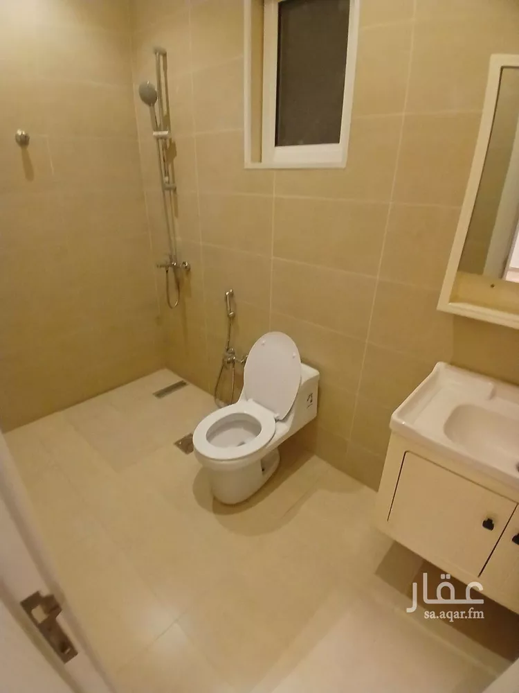 فيلا للإيجار في شارع الحسن بن محمد الزعفراني, حي القيروان, مدينة الرياض, منطقة الرياض صورة 2