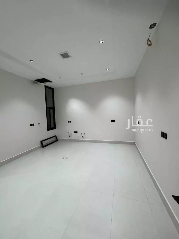 Floor for Sale in Riyadh King Faisal 9