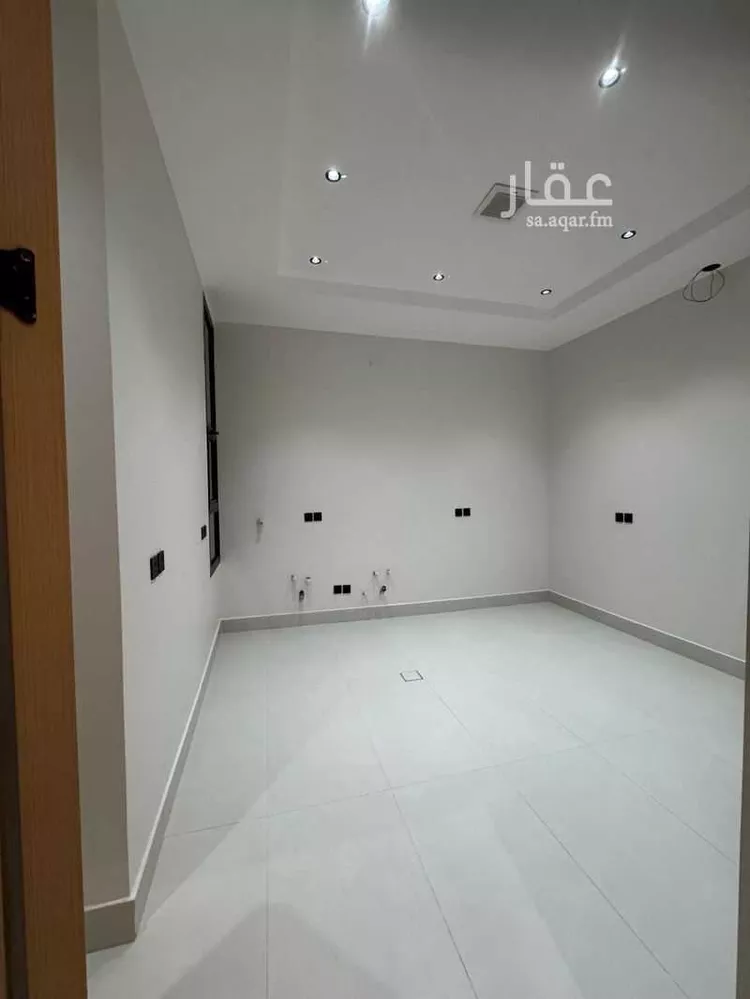 Floor for Sale in Riyadh King Faisal 16