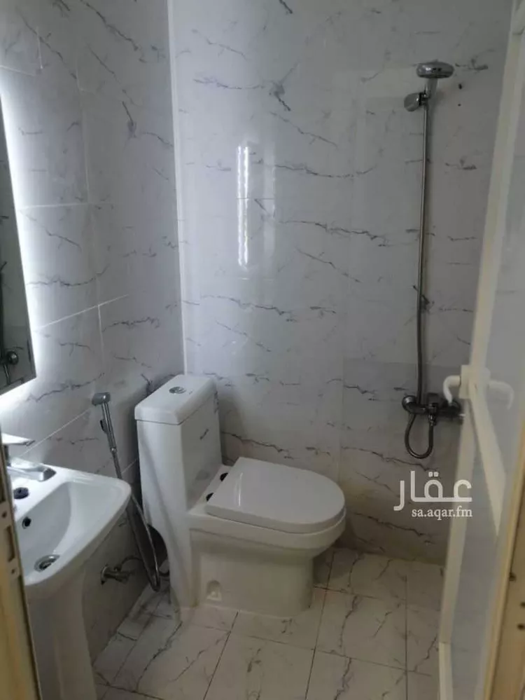 غرفة للإيجار في شارع الشارع العاشر, حي مدينة العمال, مدينة الدمام, المنطقة الشرقية صورة 4