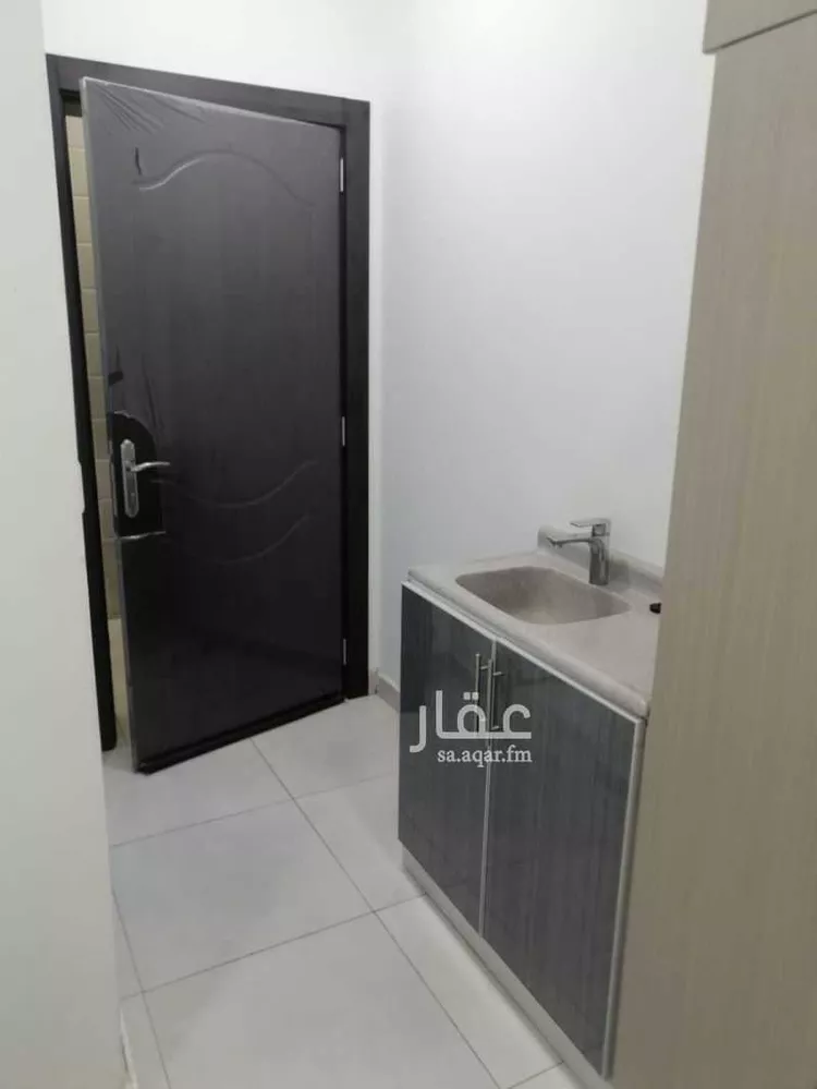 غرفة للإيجار في شارع الشارع العاشر, حي مدينة العمال, مدينة الدمام, المنطقة الشرقية صورة 5