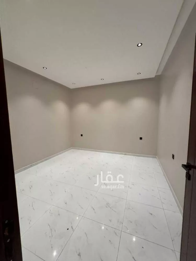 شقة للبيع في شارع عبدالله ابن الجد ابن القيس, حي الشاطئ, مدينة جازان, منطقة جازان صورة 3