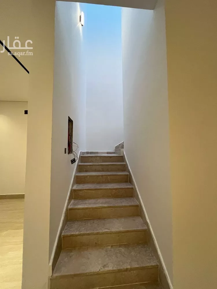 فيلا للبيع في شارع الربيع الجيزي, حي المهدية, مدينة الرياض, منطقة الرياض صورة 4