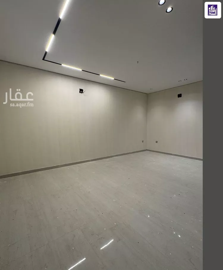 فيلا للبيع في شارع مدائن صالح, حي الصواري, مدينة الخبر, المنطقة الشرقية 9