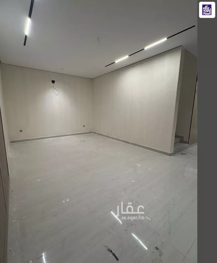فيلا للبيع في شارع مدائن صالح, حي الصواري, مدينة الخبر, المنطقة الشرقية 8