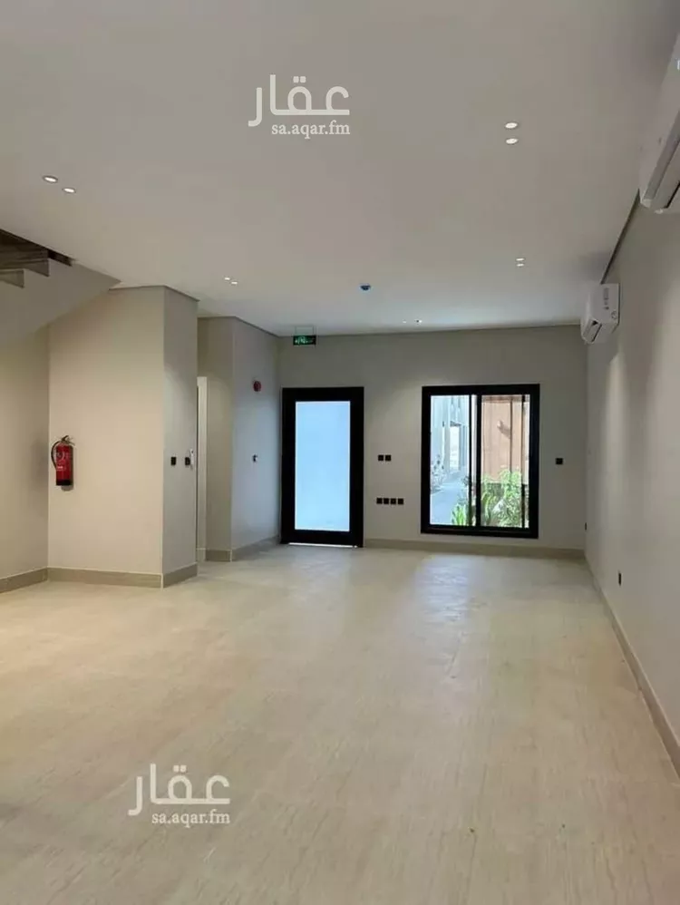 فيلا للإيجار في شارع محمد بن محمد النويري, حي الرمال, مدينة الرياض, منطقة الرياض صورة 2