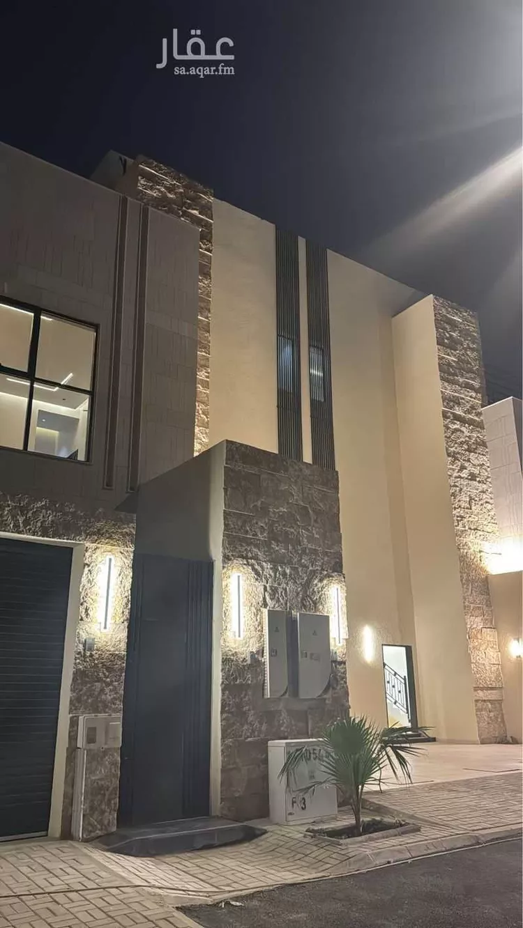 فيلا للبيع في شارع أحمد بن مخلد, حي الصفاء, مدينة الرياض, منطقة الرياض صورة 2