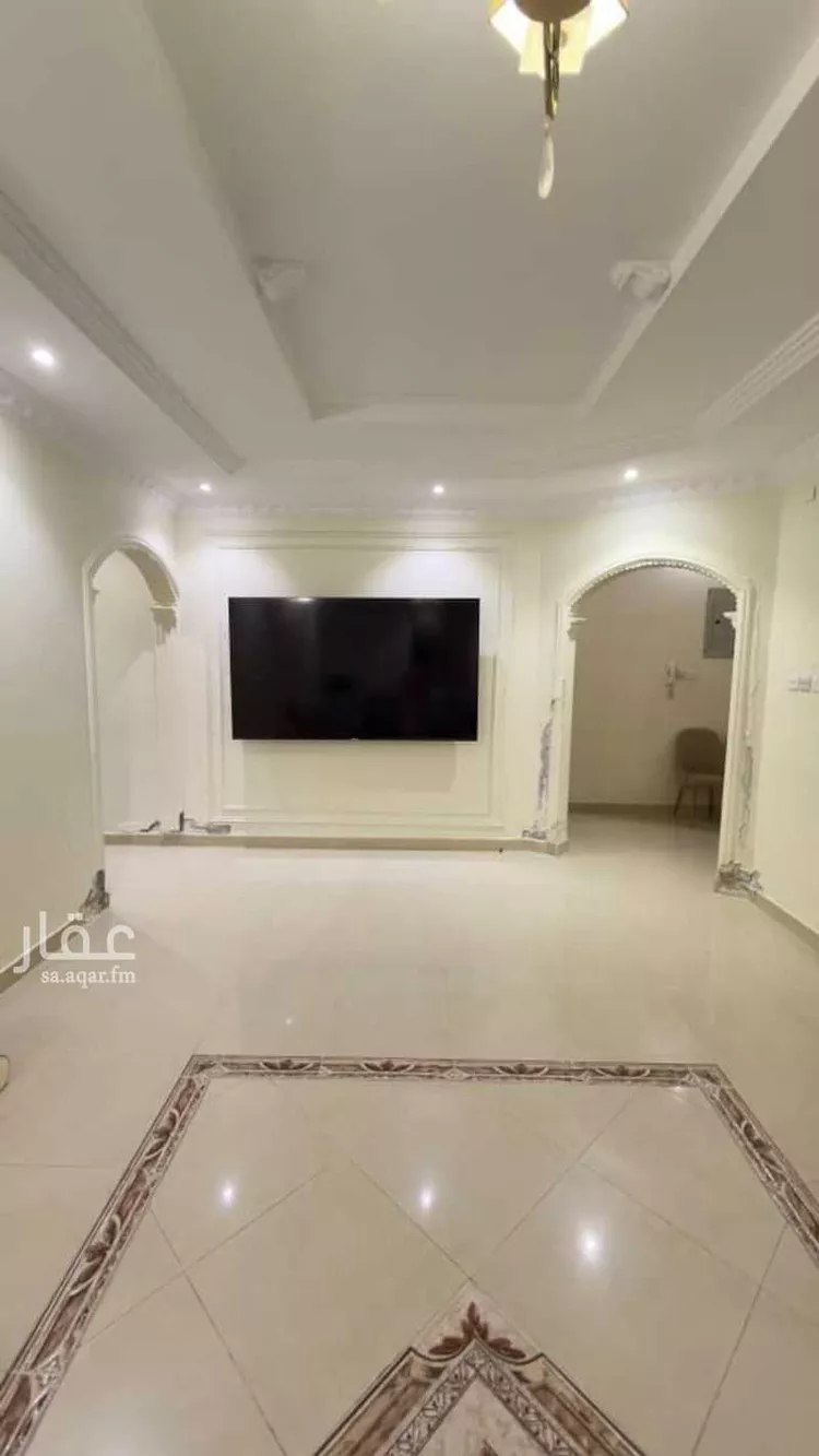 فيلا للبيع في شارع العرقين, حي إشبيلية, مدينة الرياض, منطقة الرياض صورة 5