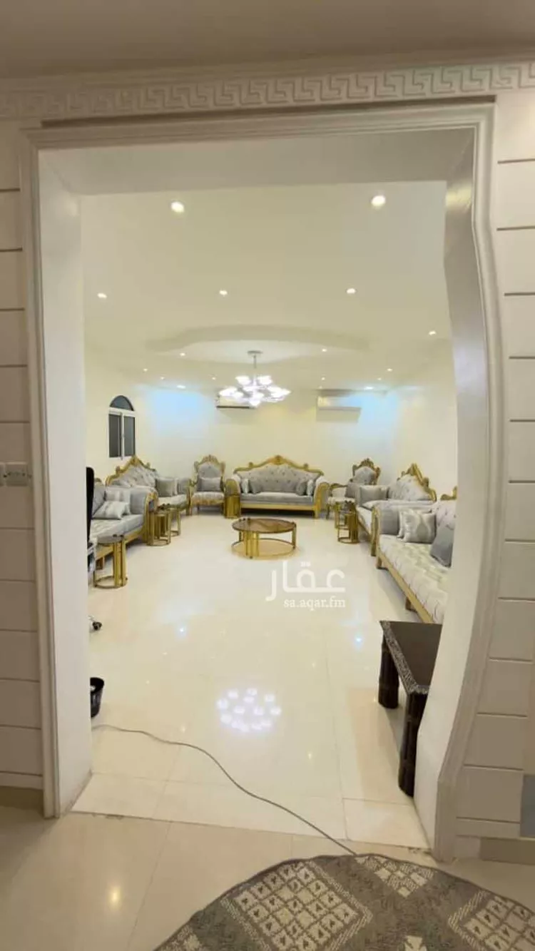 فيلا للبيع في شارع العرقين, حي إشبيلية, مدينة الرياض, منطقة الرياض صورة 3