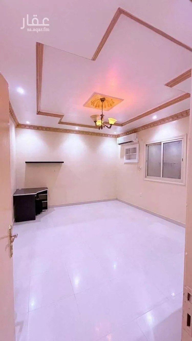 فيلا للبيع في شارع العرقين, حي إشبيلية, مدينة الرياض, منطقة الرياض صورة 4