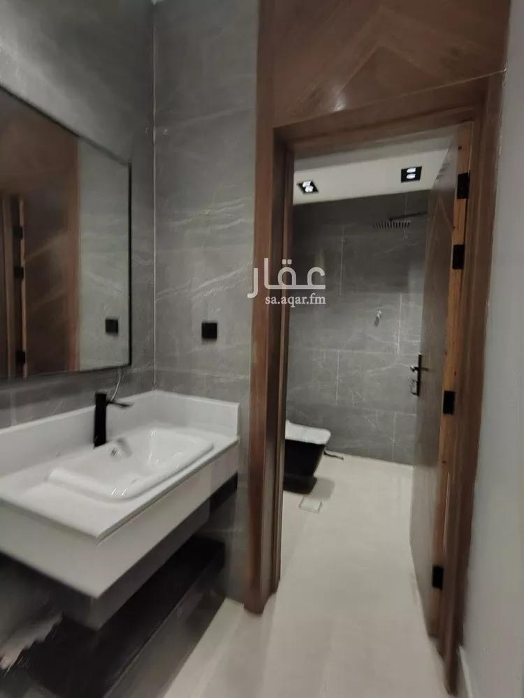 فيلا للبيع في شارع حامد القاري, حي عكاظ, مدينة الرياض, منطقة الرياض 22