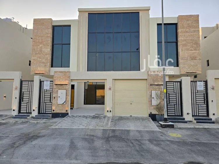 فيلا للبيع في شارع النفوذ, حي عكاظ, مدينة الرياض, منطقة الرياض صورة 2