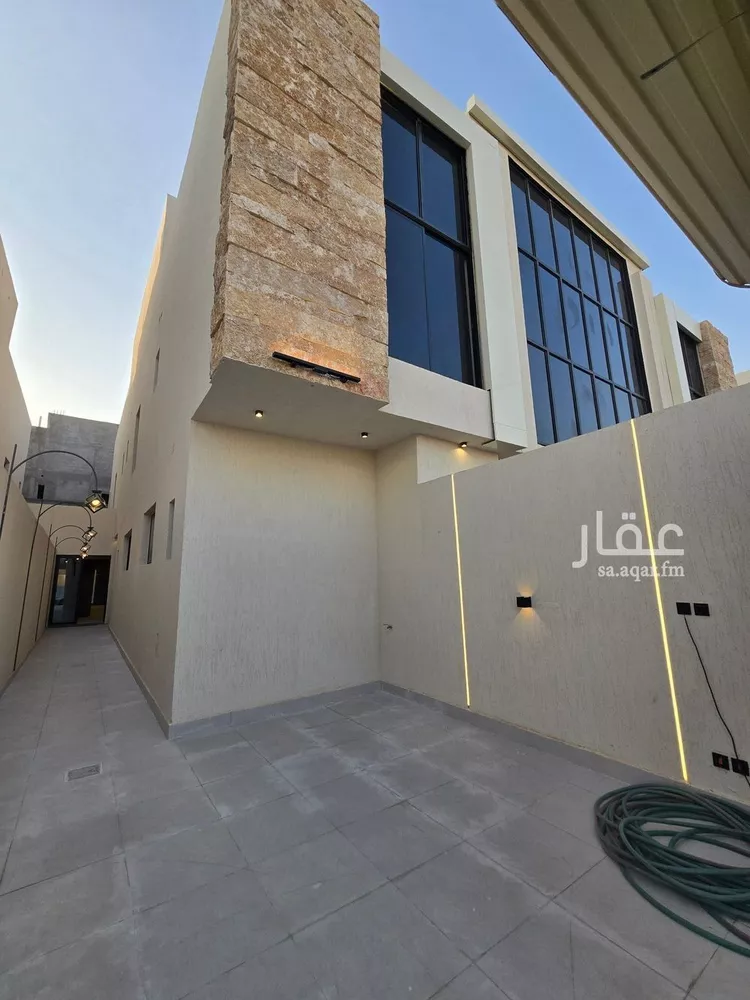 فيلا للبيع في شارع النفوذ, حي عكاظ, مدينة الرياض, منطقة الرياض صورة 3