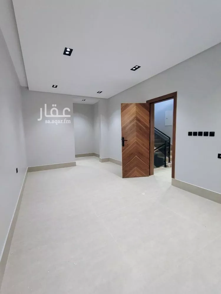 فيلا للبيع في شارع حامد القاري, حي عكاظ, مدينة الرياض, منطقة الرياض صورة 3