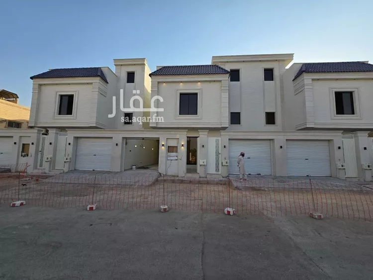 دور للبيع في شارع أحمد بن محمد الخالدي, حي عكاظ, مدينة الرياض, منطقة الرياض صورة 4