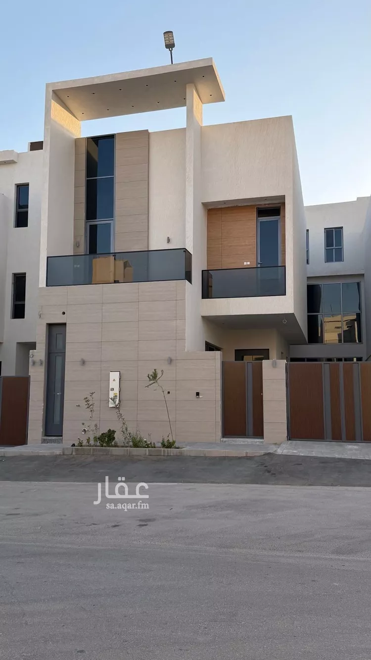 فيلا للبيع في شارع أبي نزار الصنعاني اليمني, حي المهدية, مدينة الرياض, منطقة الرياض