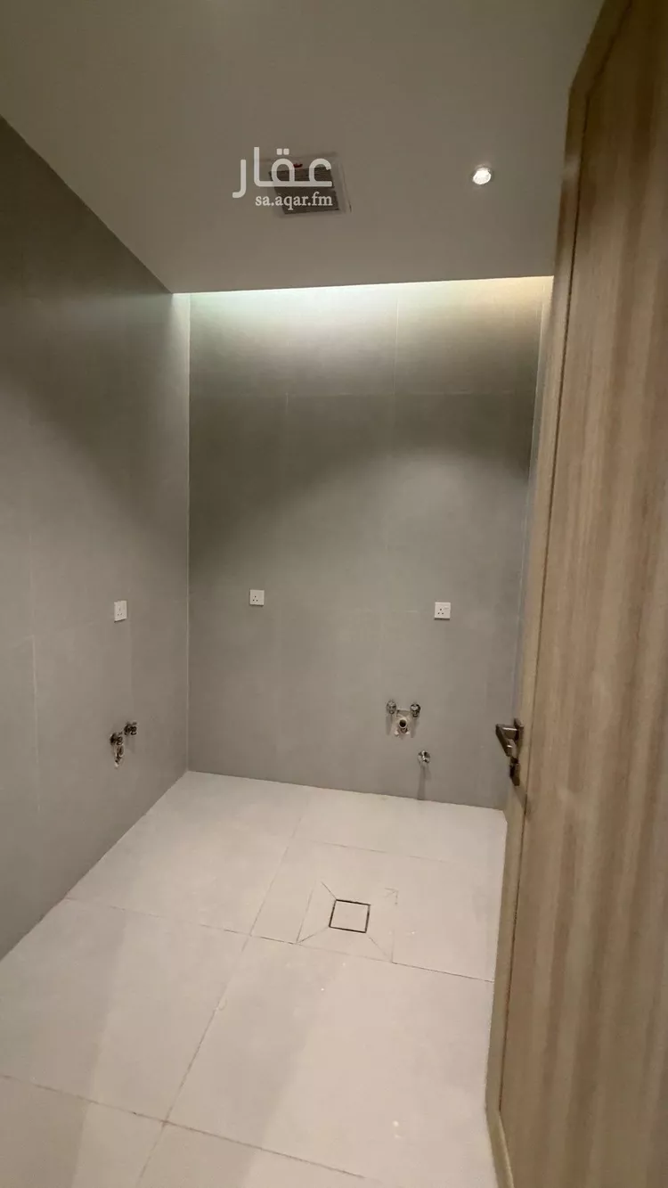 فيلا للبيع في شارع أبي نزار الصنعاني اليمني, حي المهدية, مدينة الرياض, منطقة الرياض 16