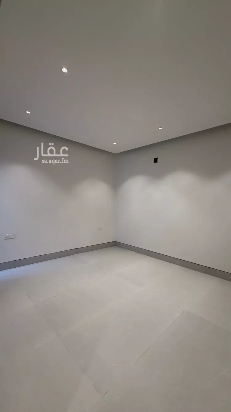 فيلا للبيع في شارع أبي نزار الصنعاني اليمني, حي المهدية, مدينة الرياض, منطقة الرياض 14
