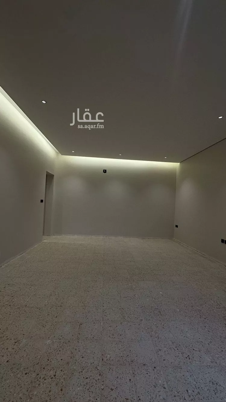 فيلا للبيع في شارع محمد بن عيسى العدني, حي المهدية, مدينة الرياض, منطقة الرياض صورة 3