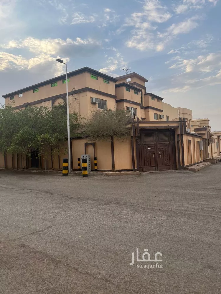 فيلا للبيع في شارع الخليفة الناصر لدين الله, حي الصالحية, مدينة عنيزه, منطقة القصيم صورة 3