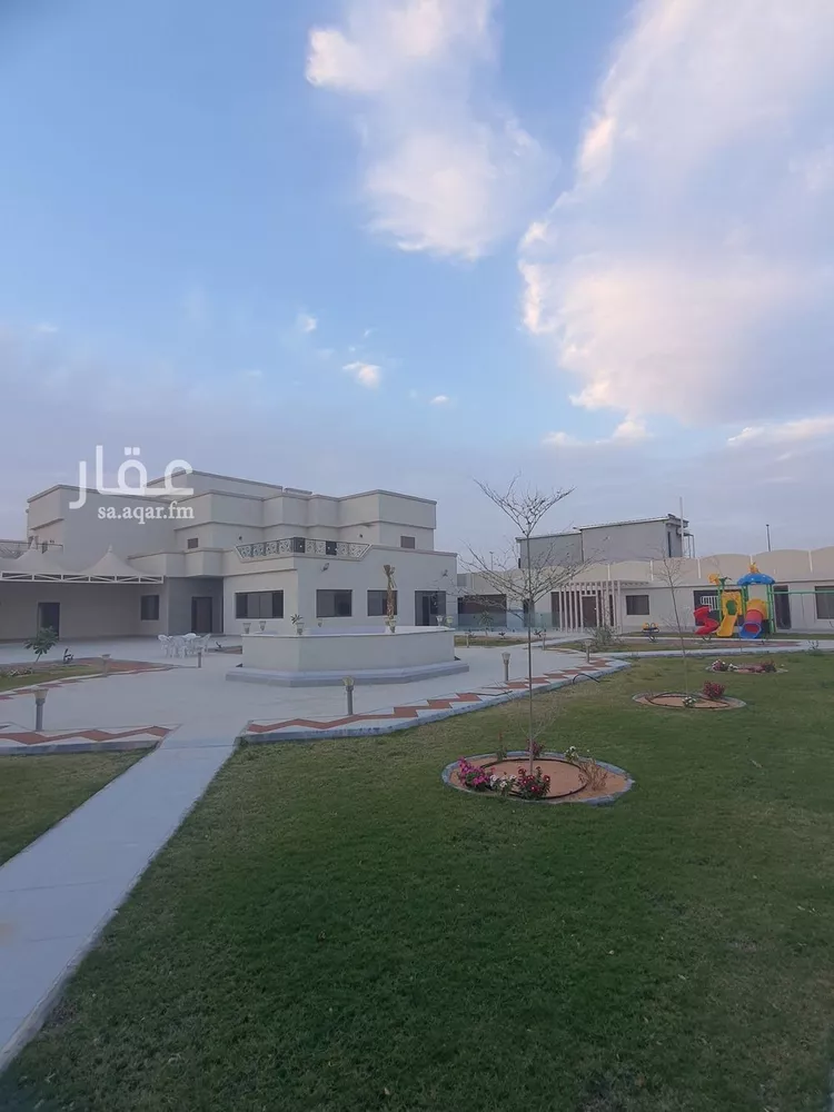 فيلا للبيع في شارع عماد الدين البعلي, حي الحمراء, مدينة عنيزة, منطقة القصيم صورة 3