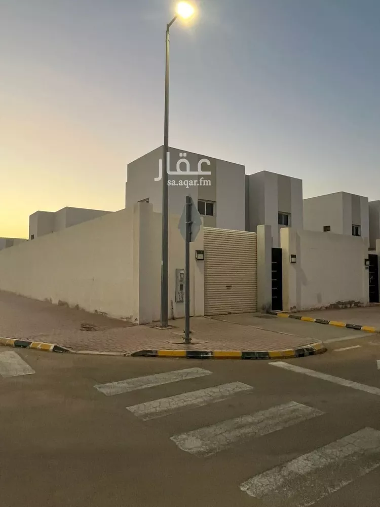 فيلا للبيع في شارع أبي مدين, حي البستان, مدينة عنيزه, منطقة القصيم صورة 2