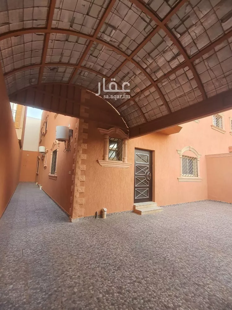 فيلا للبيع في شارع محمد بن علوان التونسي, حي الريان, مدينة عنيزة, منطقة القصيم صورة 2
