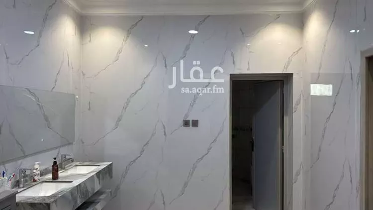 فيلا للبيع في شارع محمد بن زرقون, حي الريان, مدينة عنيزه, منطقة القصيم صورة 3