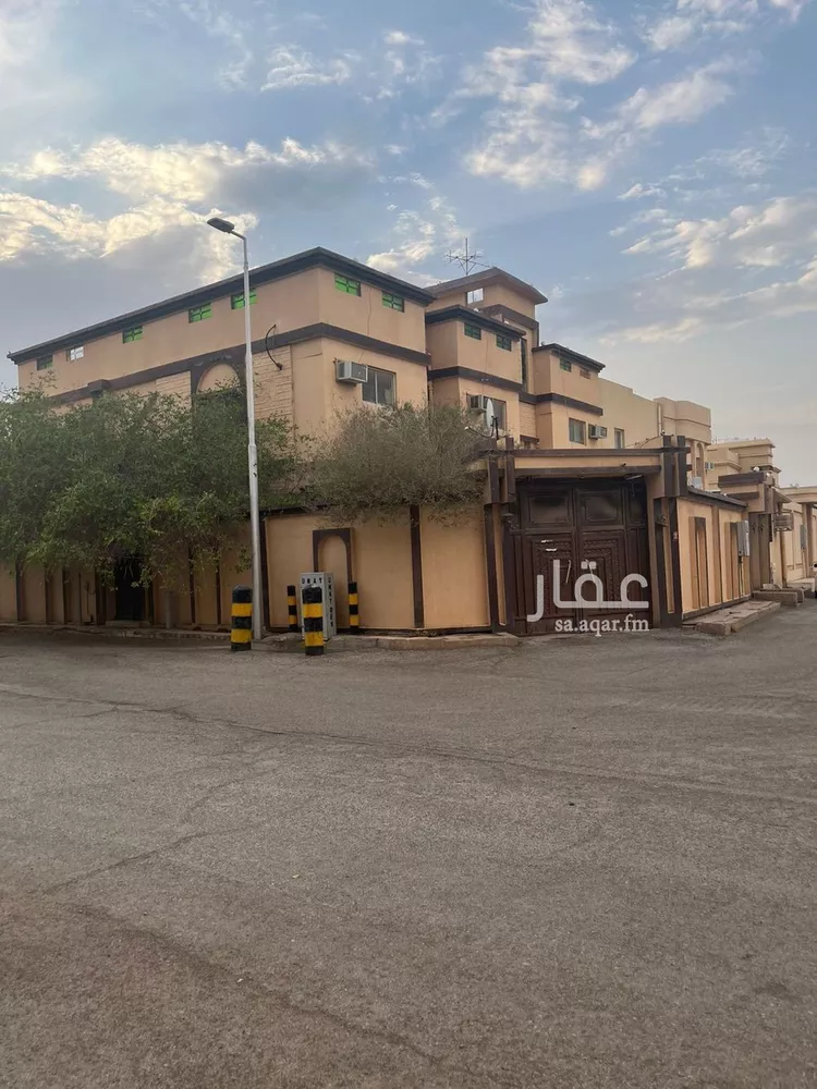 فيلا للبيع في شارع الخليفة الناصر لدين الله, حي الصالحية, مدينة عنيزه, منطقة القصيم صورة 3