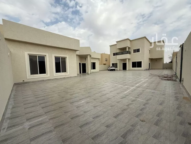 فيلا للبيع في شارع أبي الحسين السلمي, حي الملك فهد, مدينة عنيزة, منطقة القصيم صورة 2