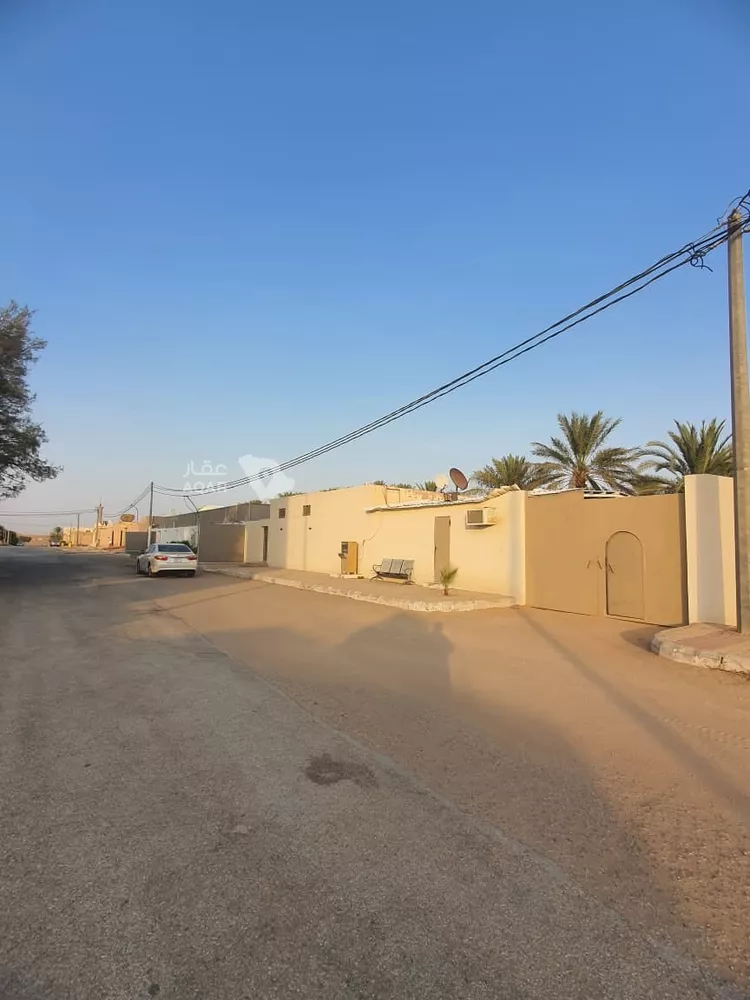 مزرعة للبيع في شارع اسماعيل المؤذن, حي الجلدة, مدينة عنيزة, منطقة القصيم 2