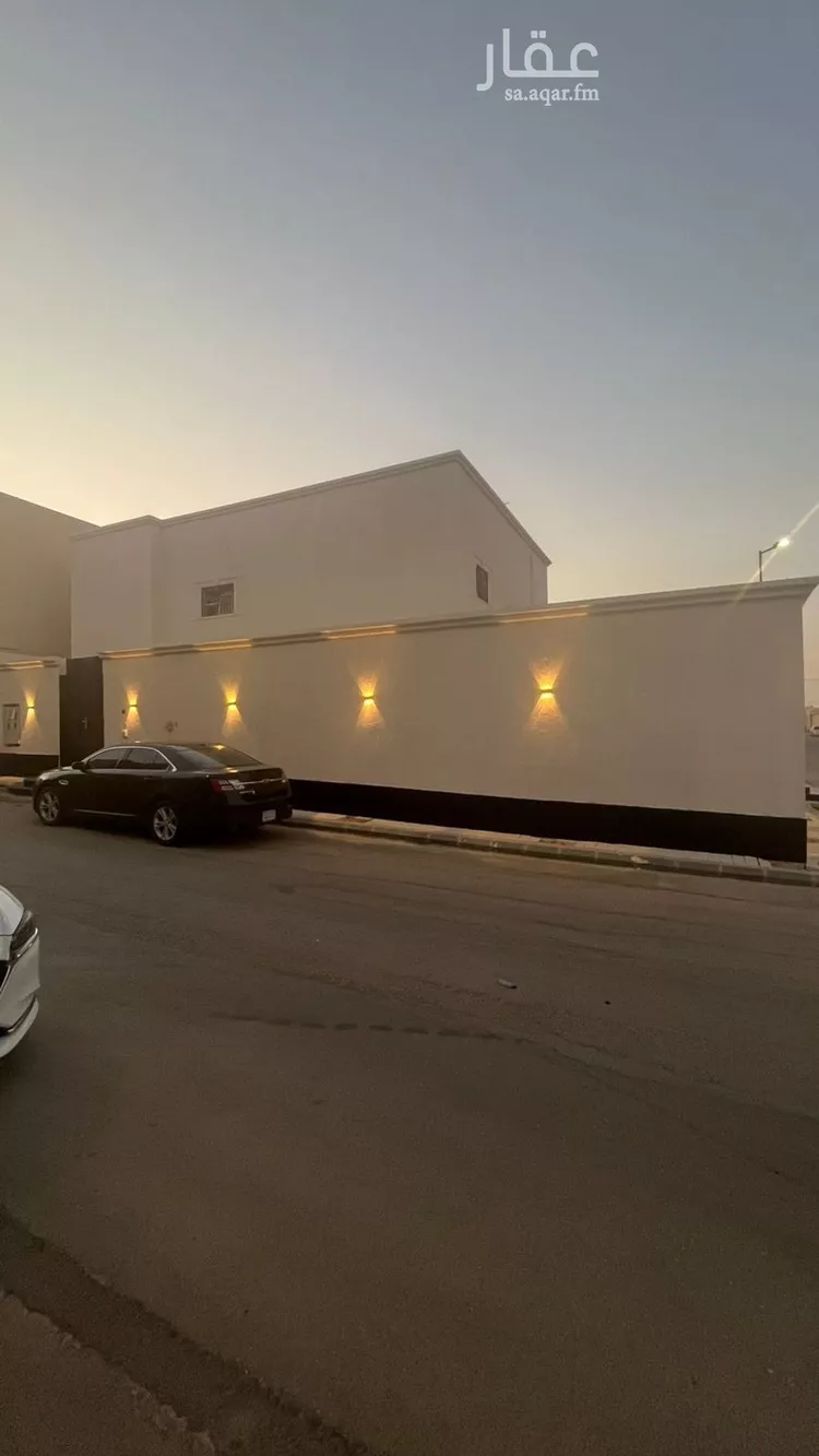 فيلا للبيع في شارع عبدالعزيز بن عبدالملك, حي الملك خالد, مدينة عنيزه, منطقة القصيم صورة 2