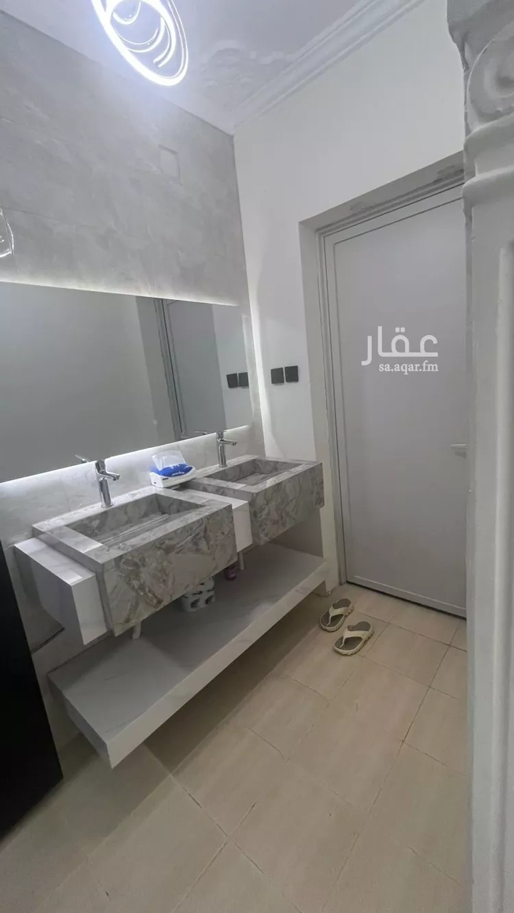 فيلا للبيع في شارع عبدالعزيز بن عبدالملك, حي الملك خالد, مدينة عنيزه, منطقة القصيم صورة 5