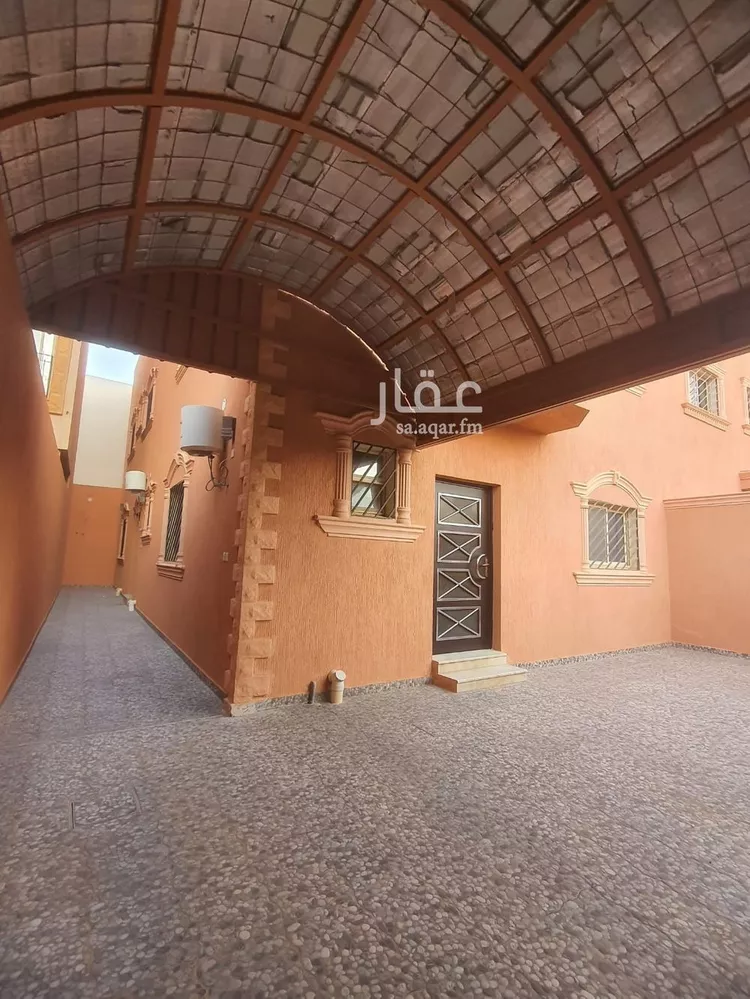 فيلا للإيجار في شارع محمد بن علوان التونسي, حي الريان, مدينة عنيزة, منطقة القصيم صورة 3
