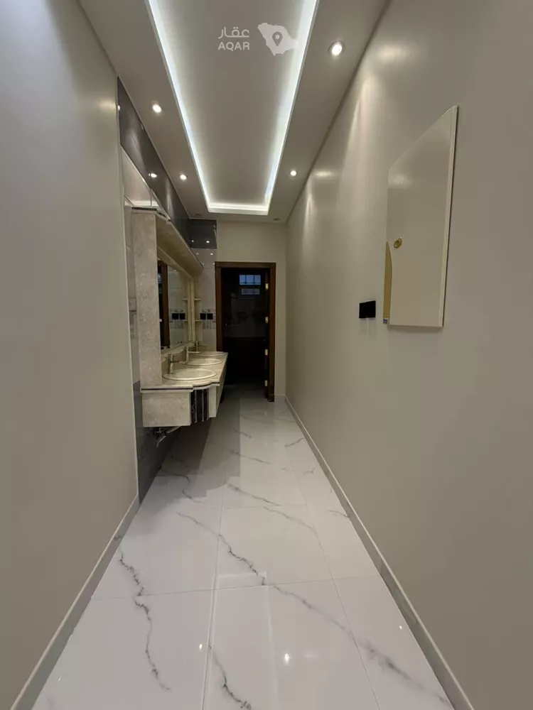 Floor for Rent in Riyadh Al Mahdiyah 3