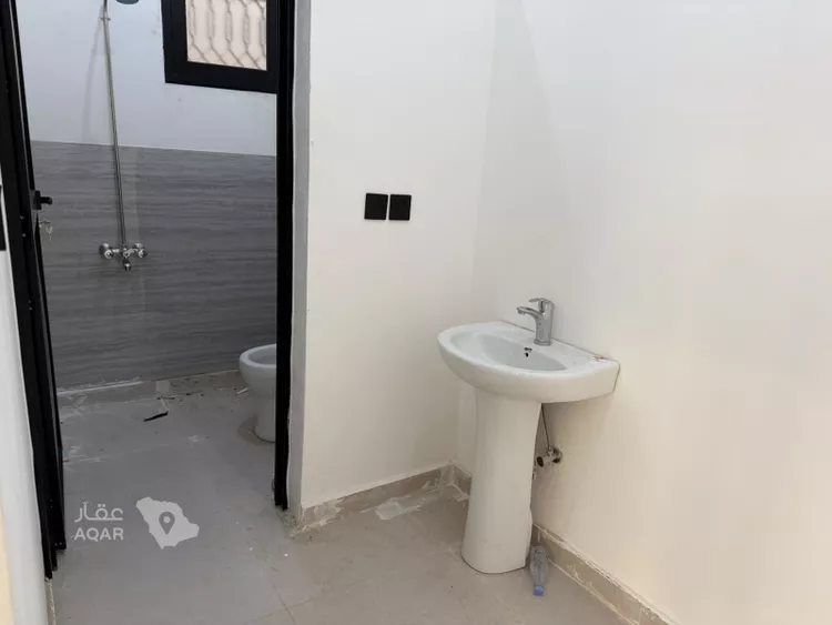Shop for Rent in Riyadh As Safaa 9