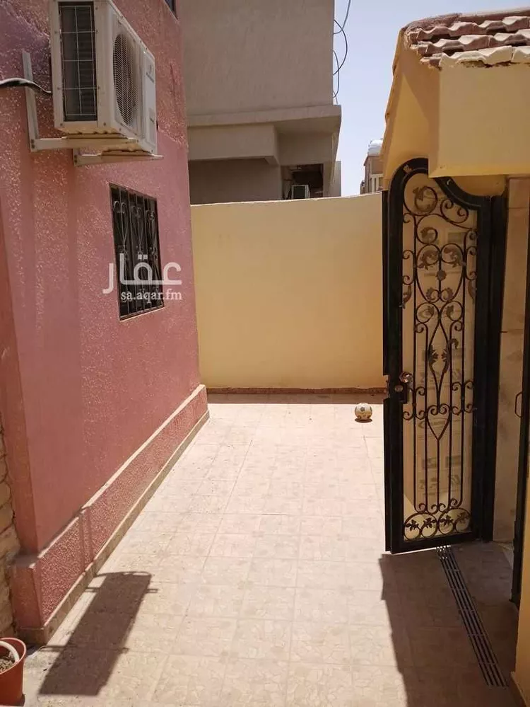 عمارة للإيجار في شارع الصحراوي, حي الملز, مدينة الرياض, منطقة الرياض صورة 2