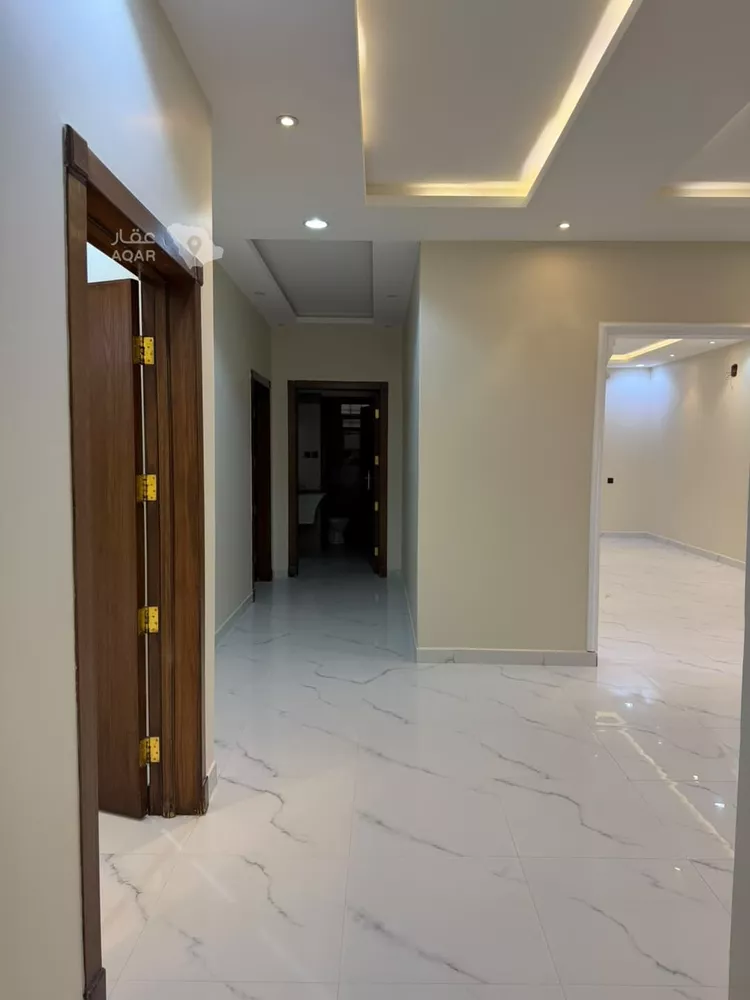 Floor for Rent in Riyadh Al Mahdiyah 4