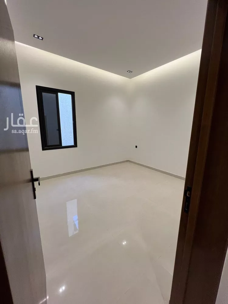 فيلا للبيع في شارع عبدالرحمن بن مفيريج, حي العريجاء الأوسط, مدينة الرياض, منطقة الرياض صورة 3